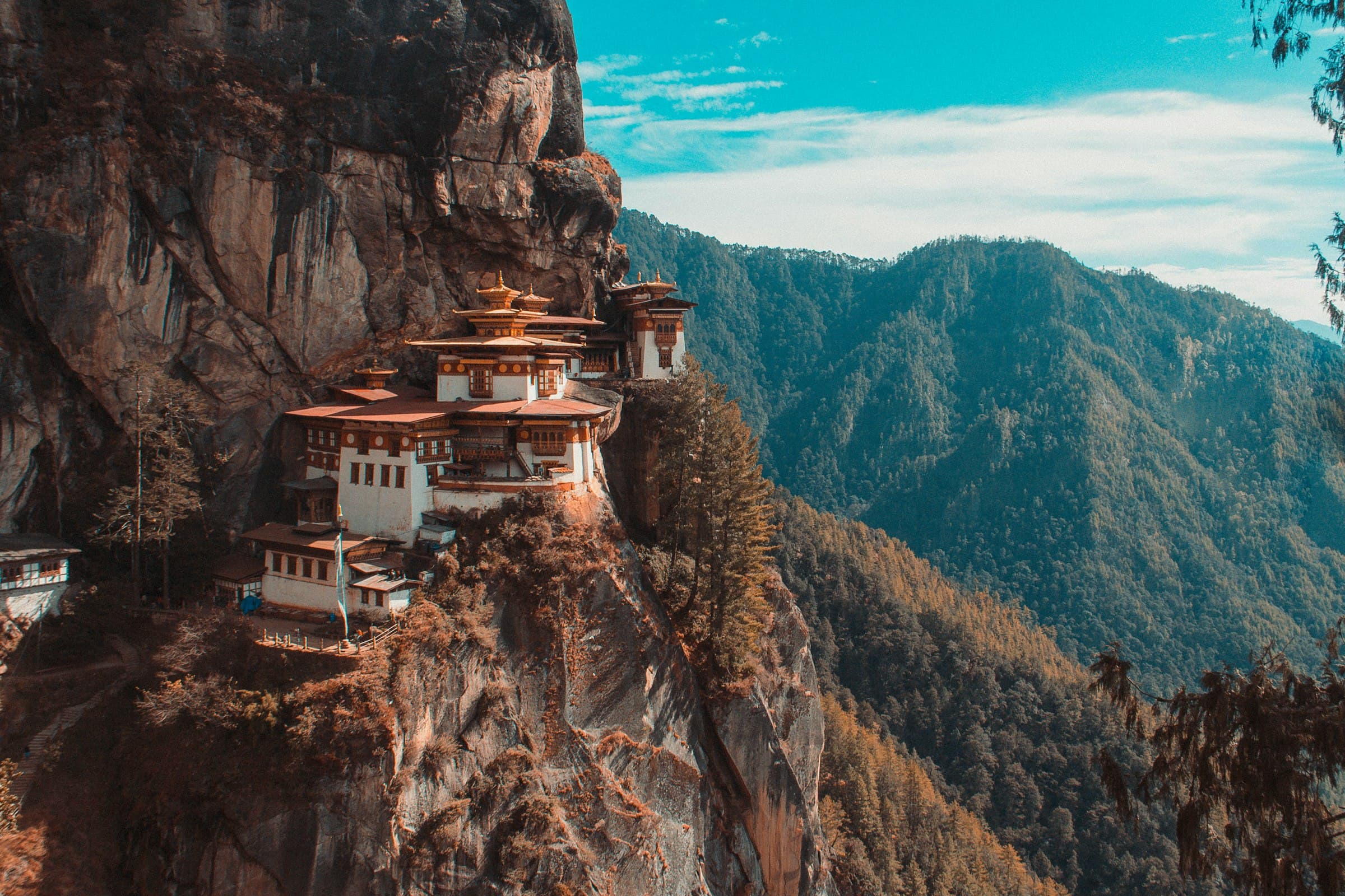 히말라야 절벽 위 탁상 라캉 (Tiger's Nest), 파로